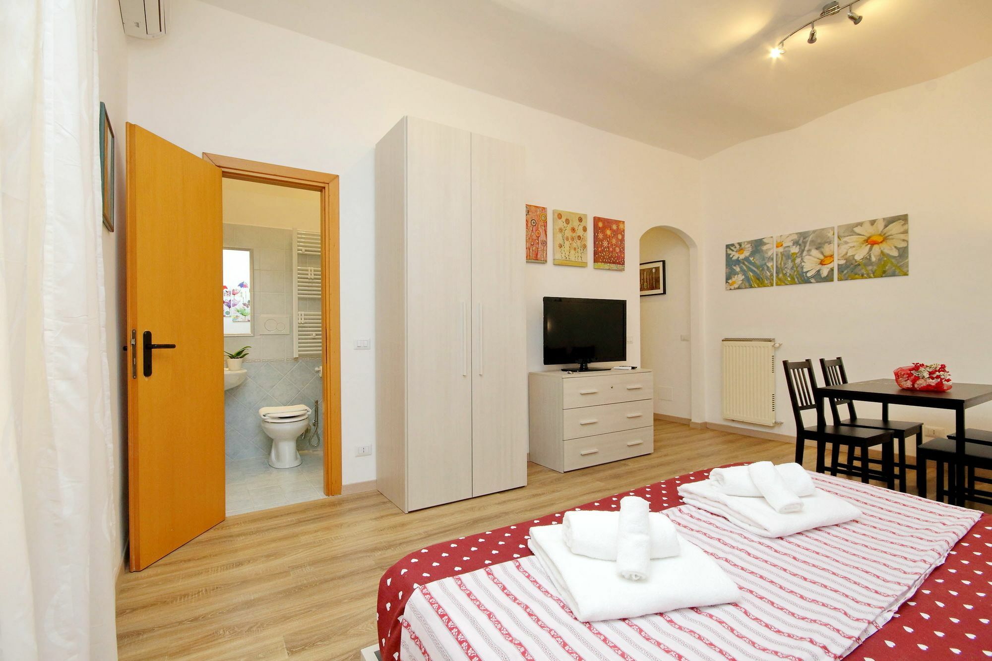 Holiday Rental San Lorenzo District Рим Екстер'єр фото